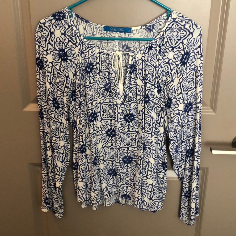 Flowy blouse with blue detailing